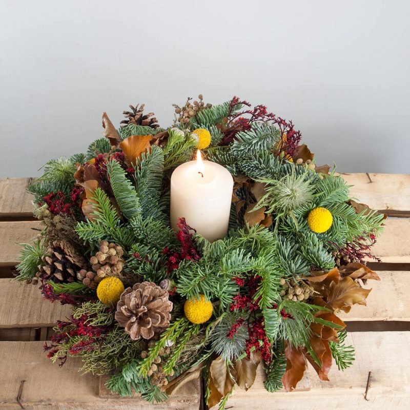 Taller de Centros de Mesa para Navidad | Tu centro Navideño hecho por ti - L' Era Atelier Floral Taller de Centros de Mesa para Navidad | Tu centro Navideño hecho por ti - Imagen 4